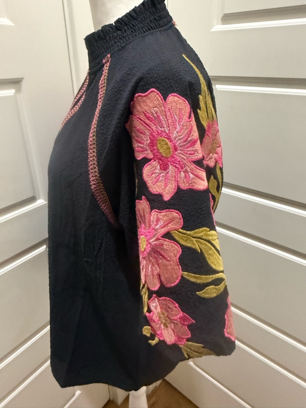 THML. Jolie Embroidered Top. Size Small. - Picture 10 of 12